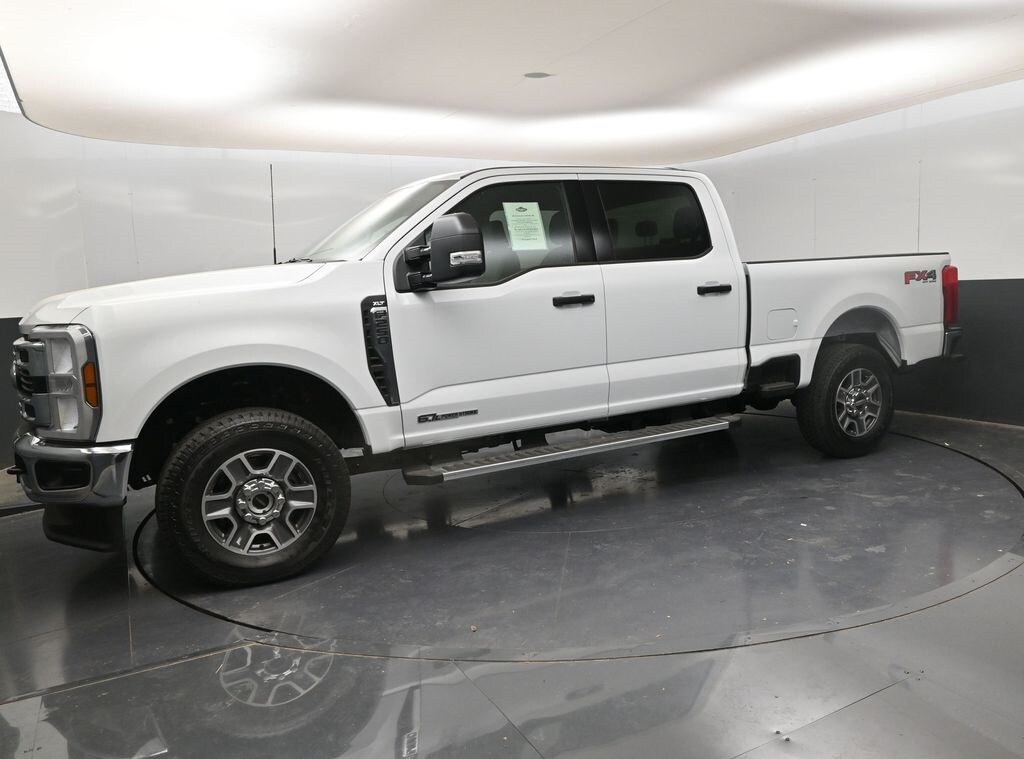 2025 Ford F-250 XLT photo 3