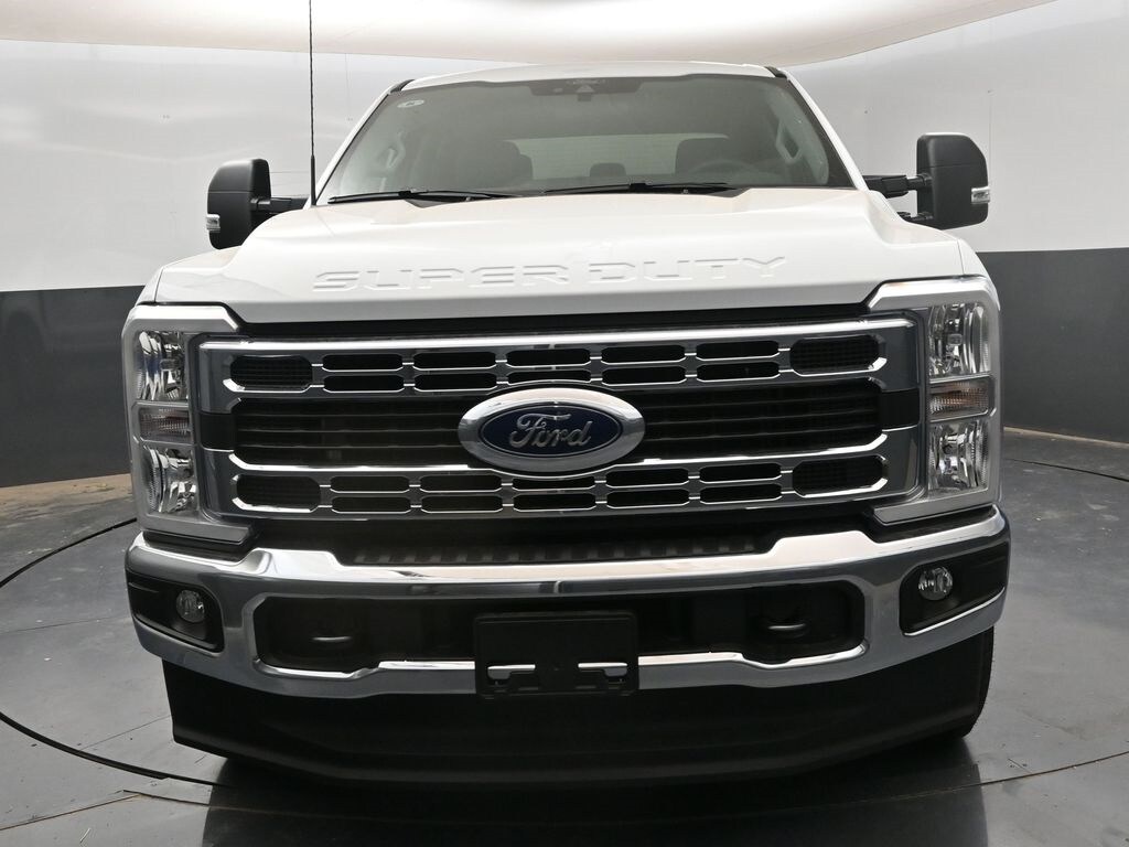 2025 Ford F-250 XLT photo 2
