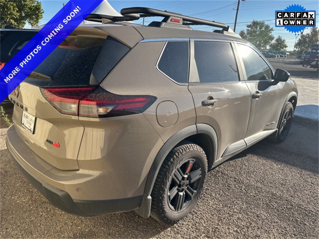 2025 Nissan Rogue SV photo 2