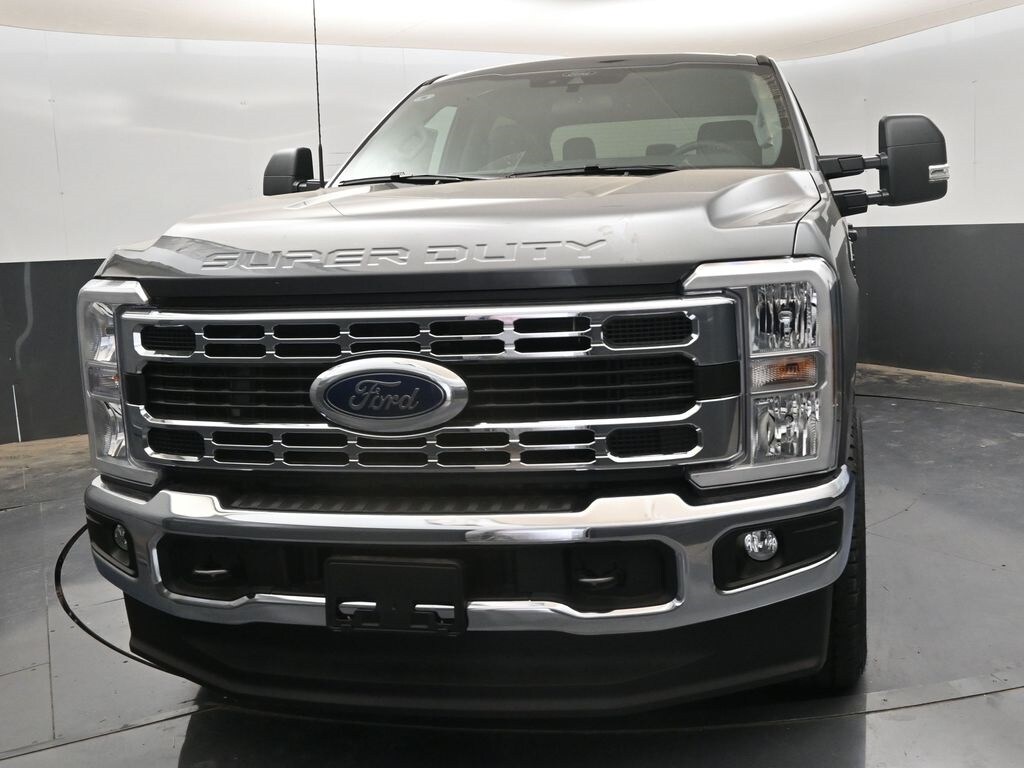 2025 Ford F-250 XLT photo 3