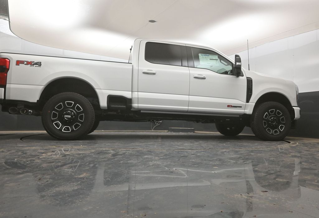 2025 Ford F-250 Super Duty Platinum - Photo 30
