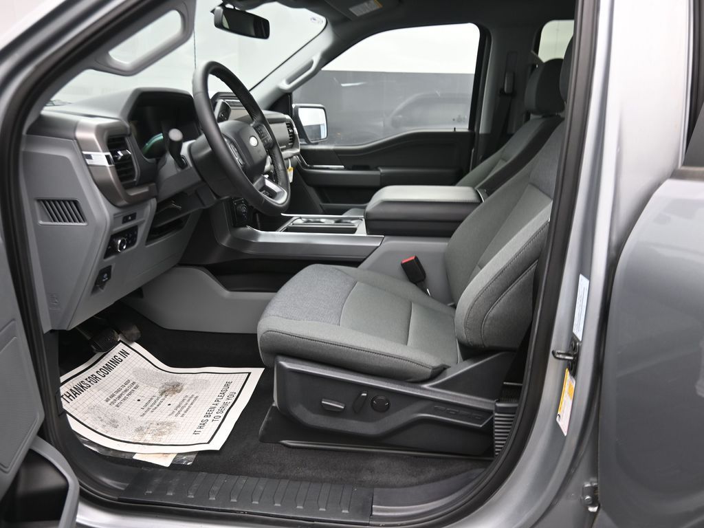 2025 Ford F-150 XLT - Photo 11