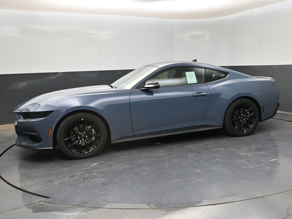 2025 Ford Mustang EcoBoost photo 4