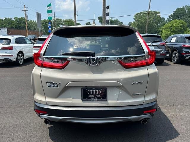 2019 Honda CR-V Touring photo 4