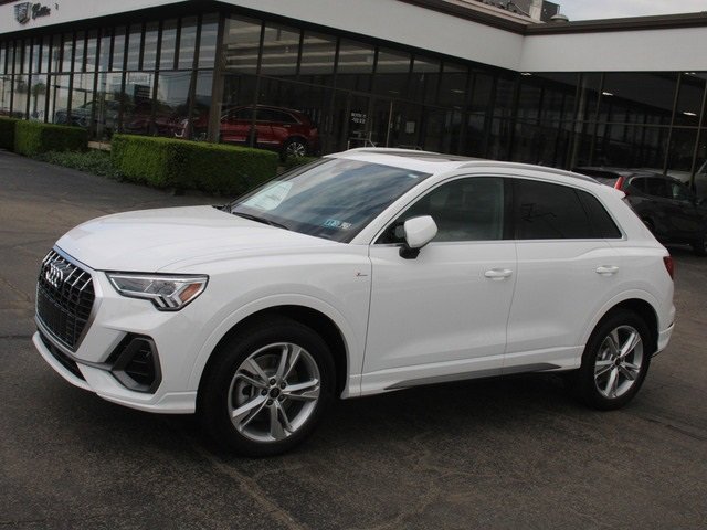 2024 Audi Q3 S line Premium photo 2