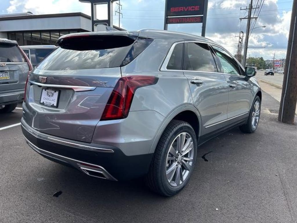 New 2025 CADILLAC XT5 Premium Luxury SUV