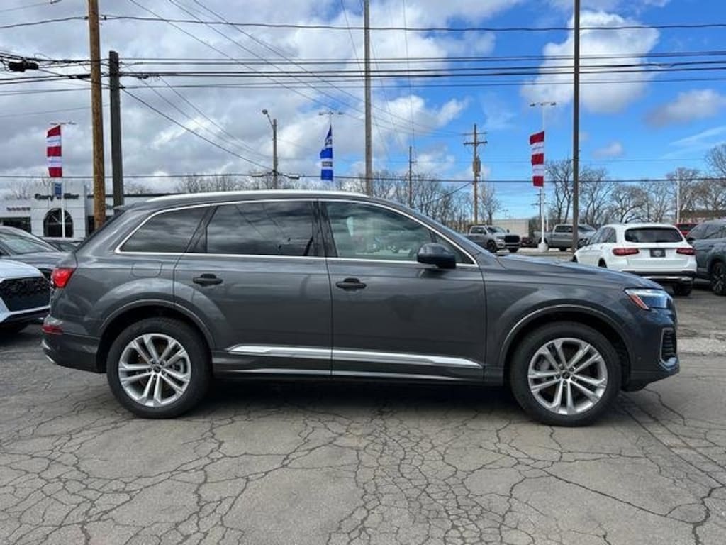Used 2025 Audi Q7 Premium Plus