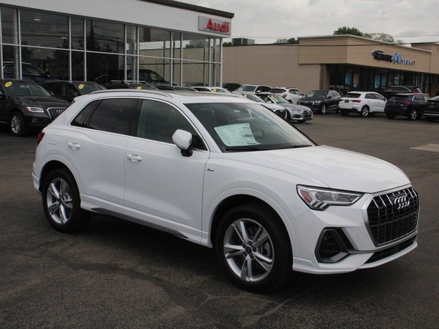 2024 Audi Q3 S line Premium photo 4