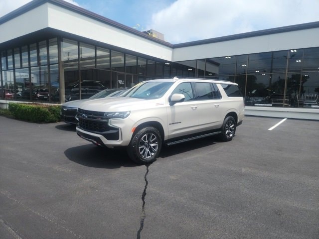 Used 2022 Chevrolet Suburban Z71 with VIN 1GNSKDKD8NR326682 for sale in Erie, PA