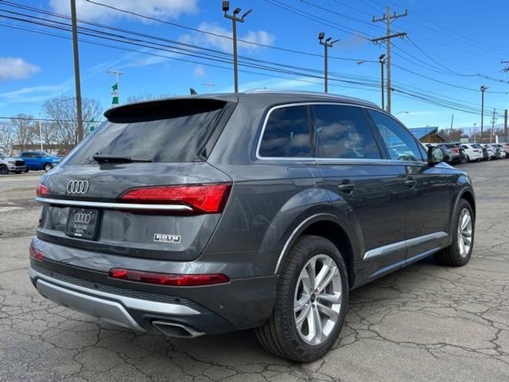 Used 2025 Audi Q7 Premium Plus