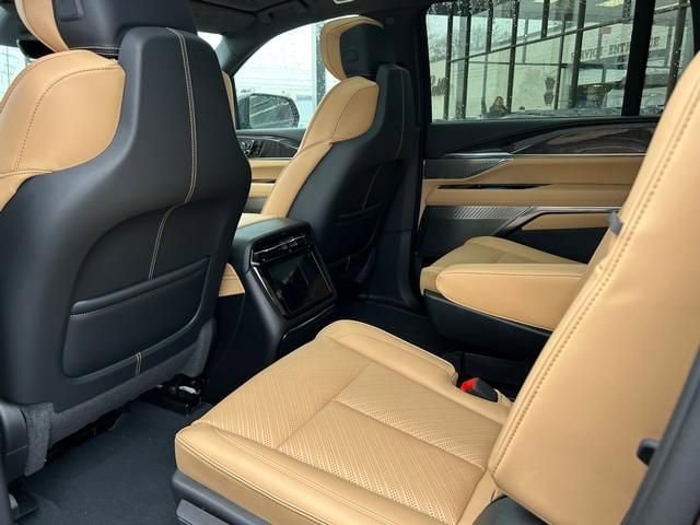 2025 Cadillac Escalade IQ Sport 2 - Photo 12