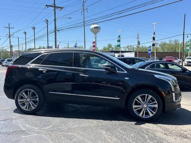 2025 Cadillac XT5 Premium Luxury photo 2