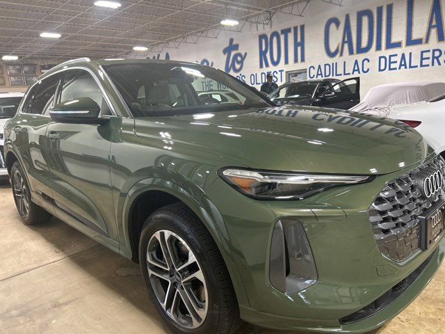 2025 Audi Q5 Premium Plus photo 2