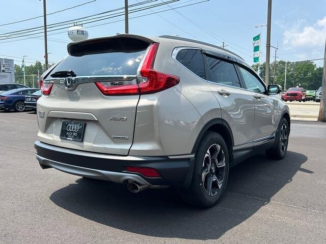 2019 Honda CR-V Touring photo 3