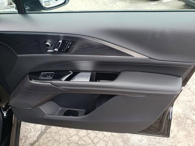 2025 Cadillac LYRIQ Luxury 1 - Photo 21