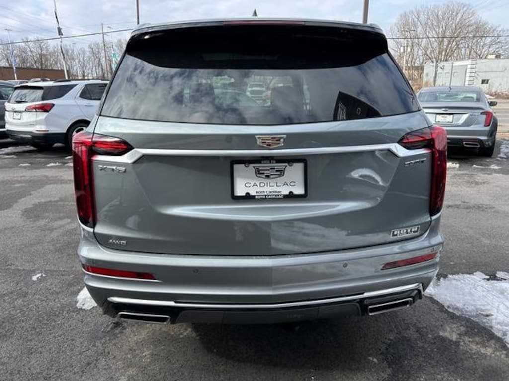 New 2025 CADILLAC XT6 Luxury SUV