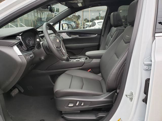 2026 Cadillac XT5 Premium Luxury - Photo 10