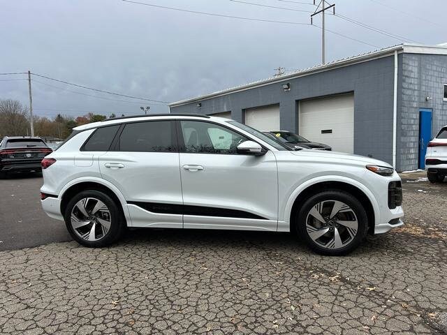 2025 Audi Q6 E-tron Premium Plus photo 2