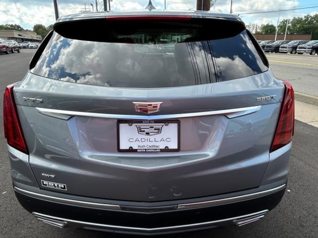 New 2025 CADILLAC XT5 Premium Luxury SUV