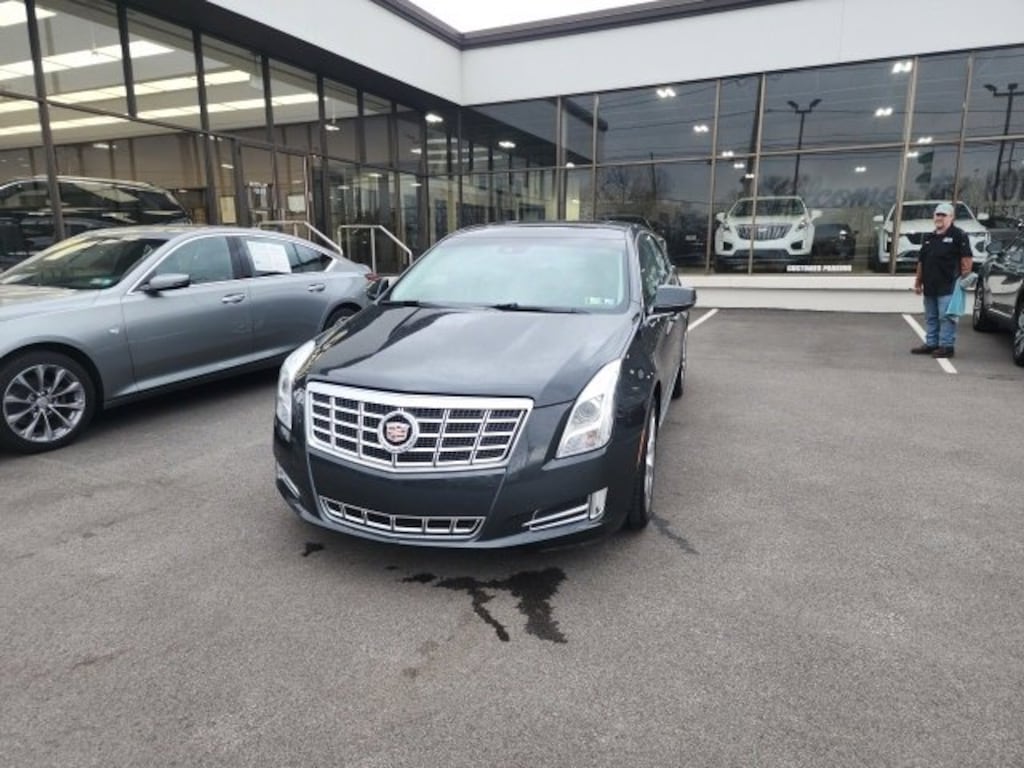 Used 2013 CADILLAC XTS Luxury Car