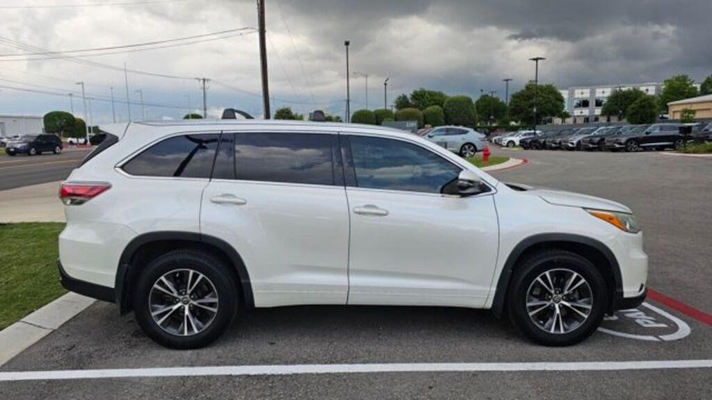 Used 2016 Toyota Highlander XLE V6 SUV