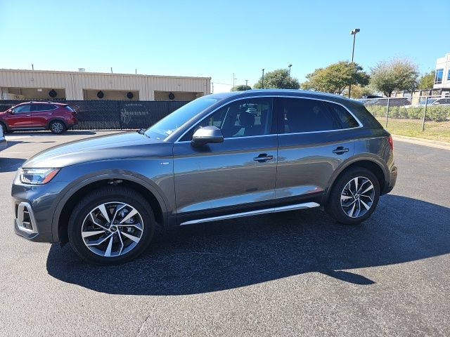 2022 Audi Q5 45 S line Premium photo 2