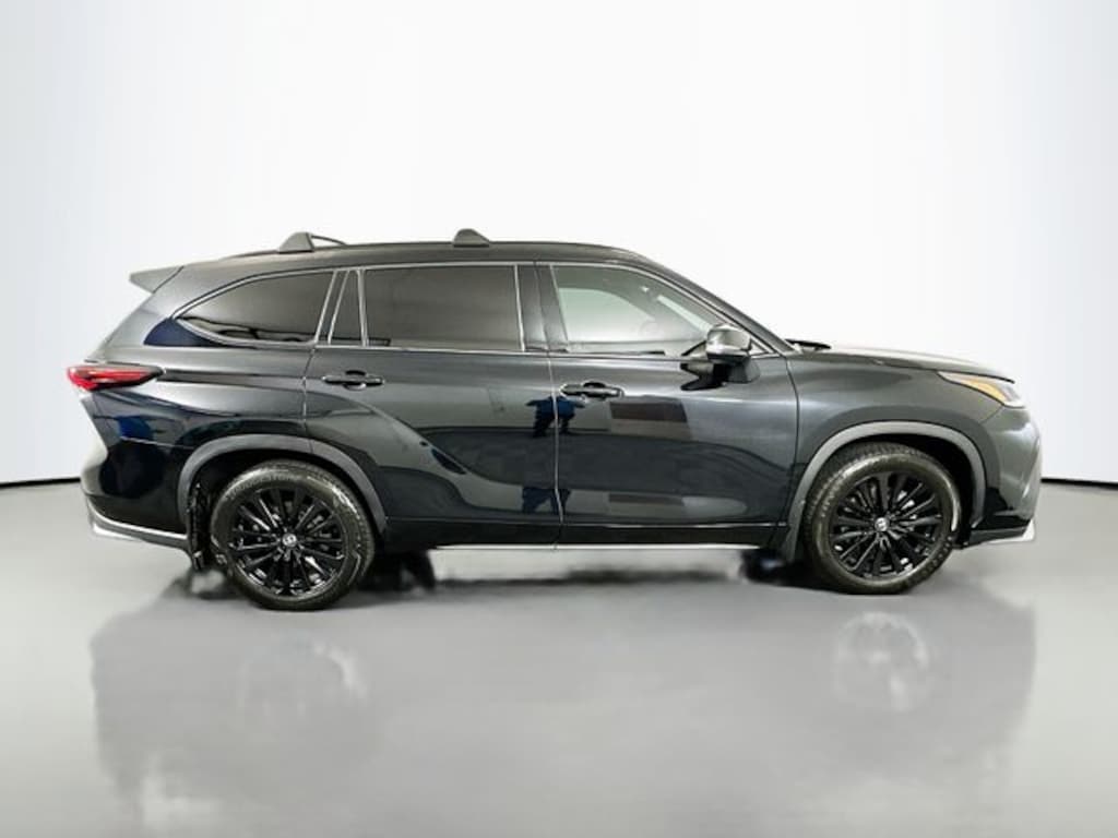 Used 2024 Toyota Highlander XSE SUV