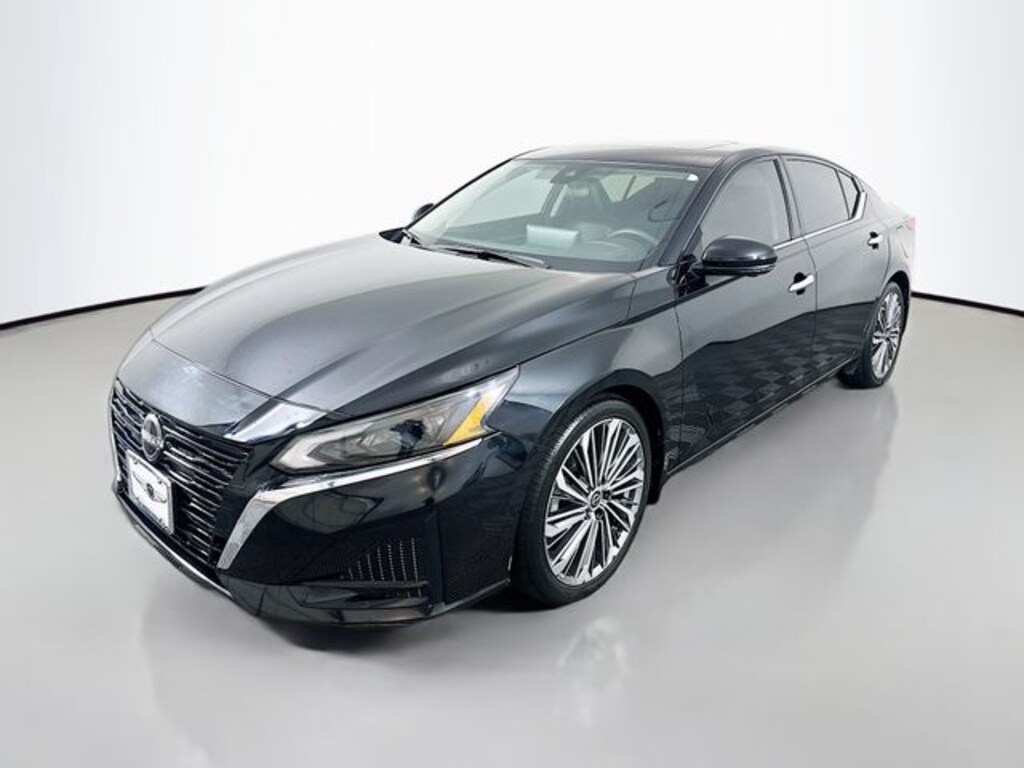 Used 2024 Nissan Altima 2.5 SL Sedan