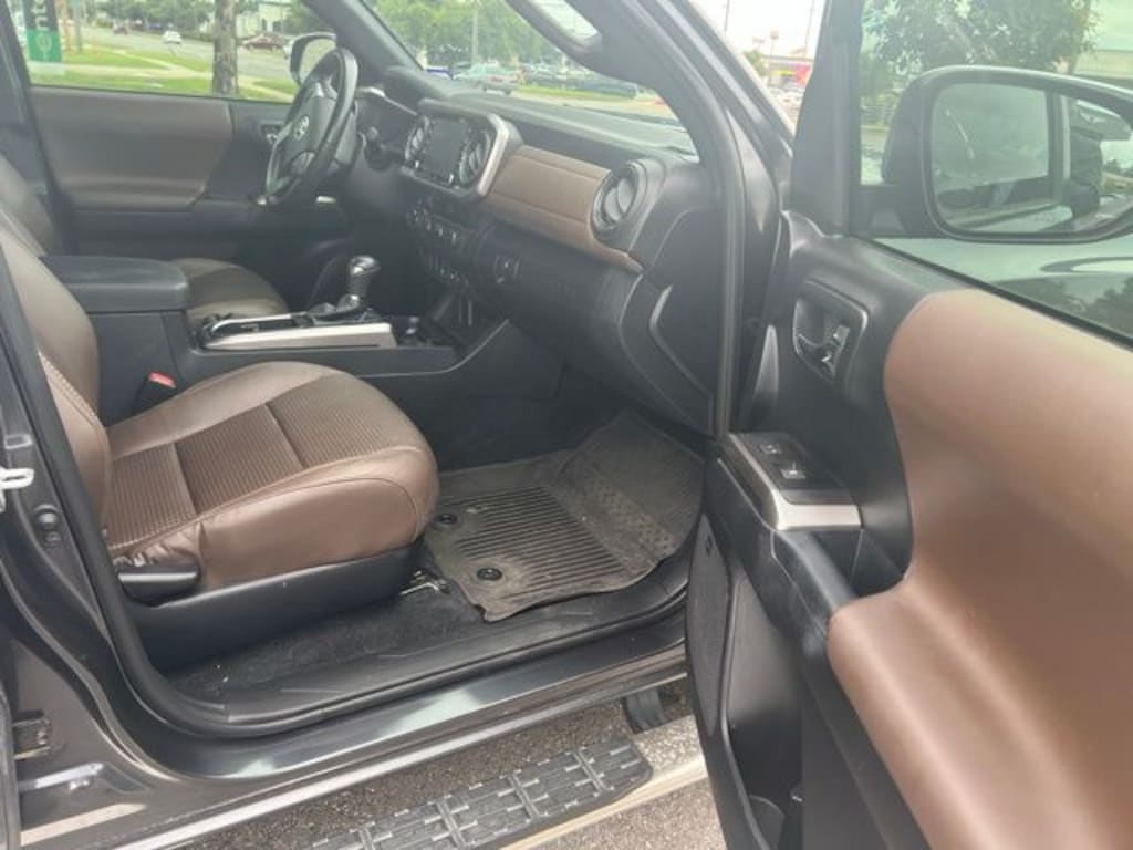 Used 2021 Toyota Tacoma Limited Truck