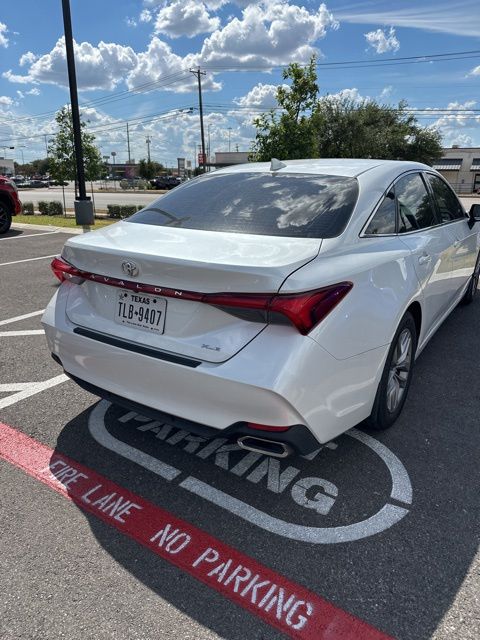 2020 Toyota Avalon XLE photo 2