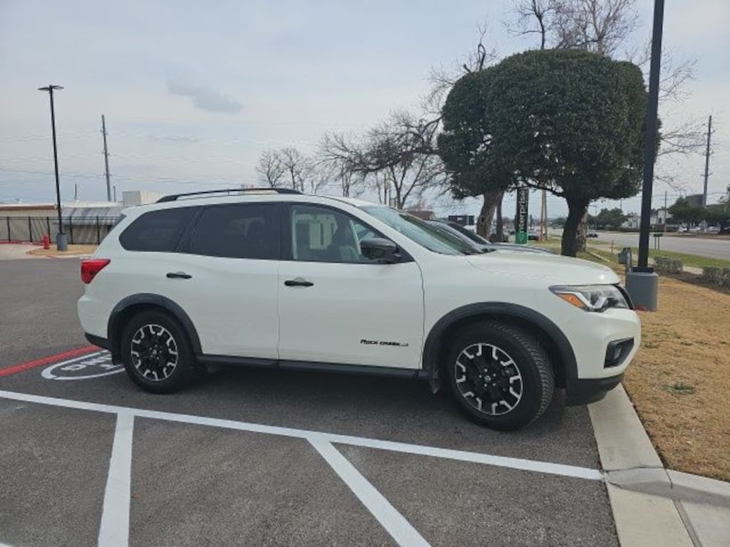 Used 2020 Nissan Pathfinder SL SUV