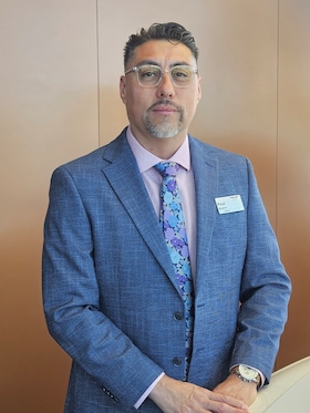 Staff member Paul Medina from ID_ca706f
