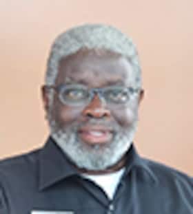 Staff member Yakila Hollins from ID_e41ed3