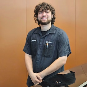 Staff member Sebastian Muniz from ID_575f7c