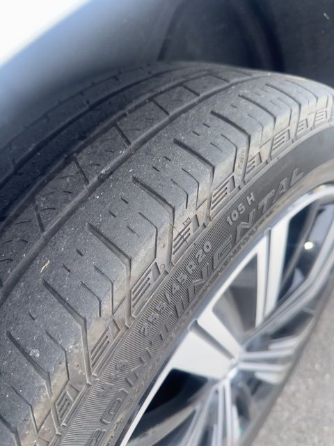 2023 Volvo XC60 Recharge Hybrid T8 Plus photo 3