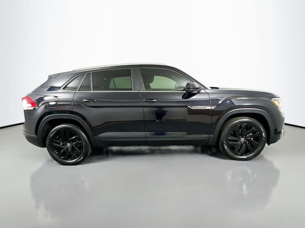 Used 2022 Volkswagen Atlas Cross Sport 2.0T SE w/Technology SUV