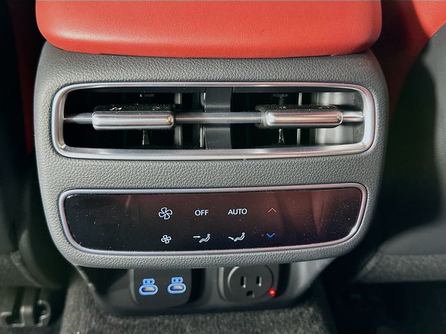 2026 GENESIS GV70 Sport Prestige - Photo 18