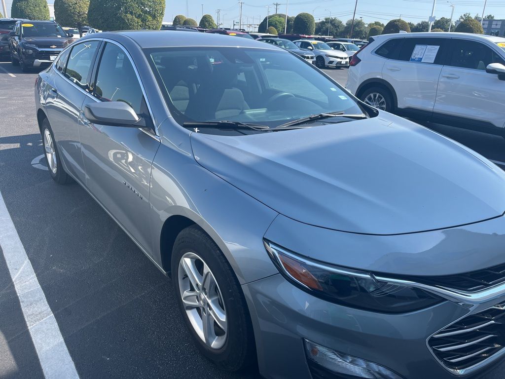2024 Chevrolet Malibu 1LT photo 3