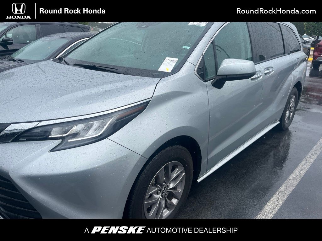 2023 Toyota Sienna Van Passenger Van 