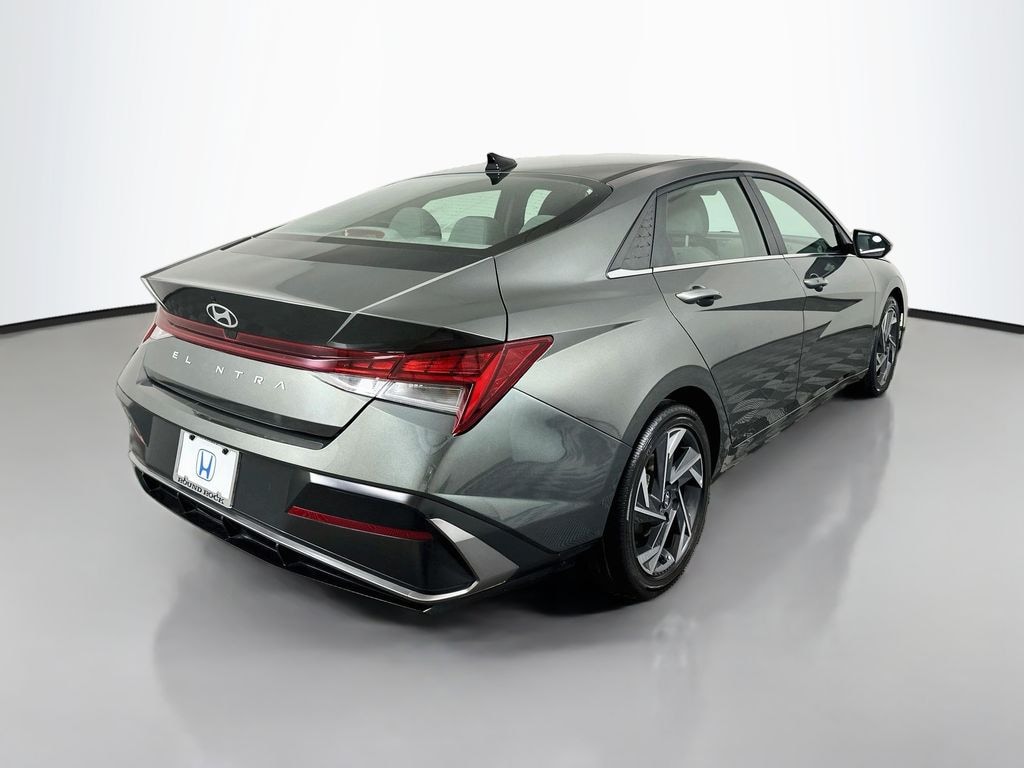 Used 2025 Hyundai Elantra SEL Convenience Sedan