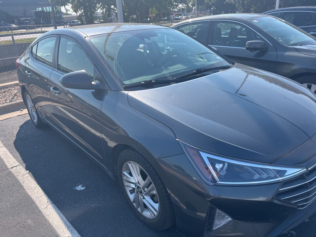 2020 Hyundai Elantra SEL photo 3