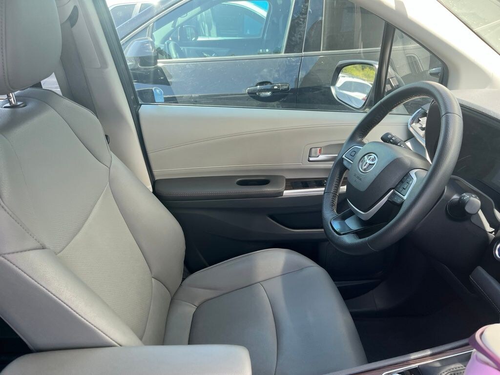 Used 2023 Toyota Sienna XLE 8 Passenger Van Passenger Van