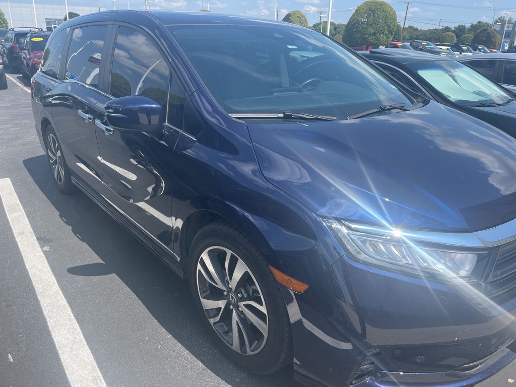 2023 Honda Odyssey Touring photo 3