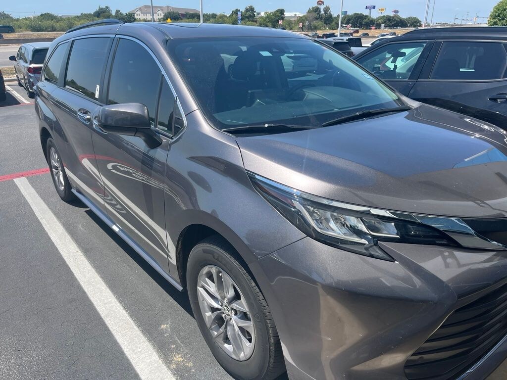 Used 2023 Toyota Sienna XLE 8 Passenger Van Passenger Van