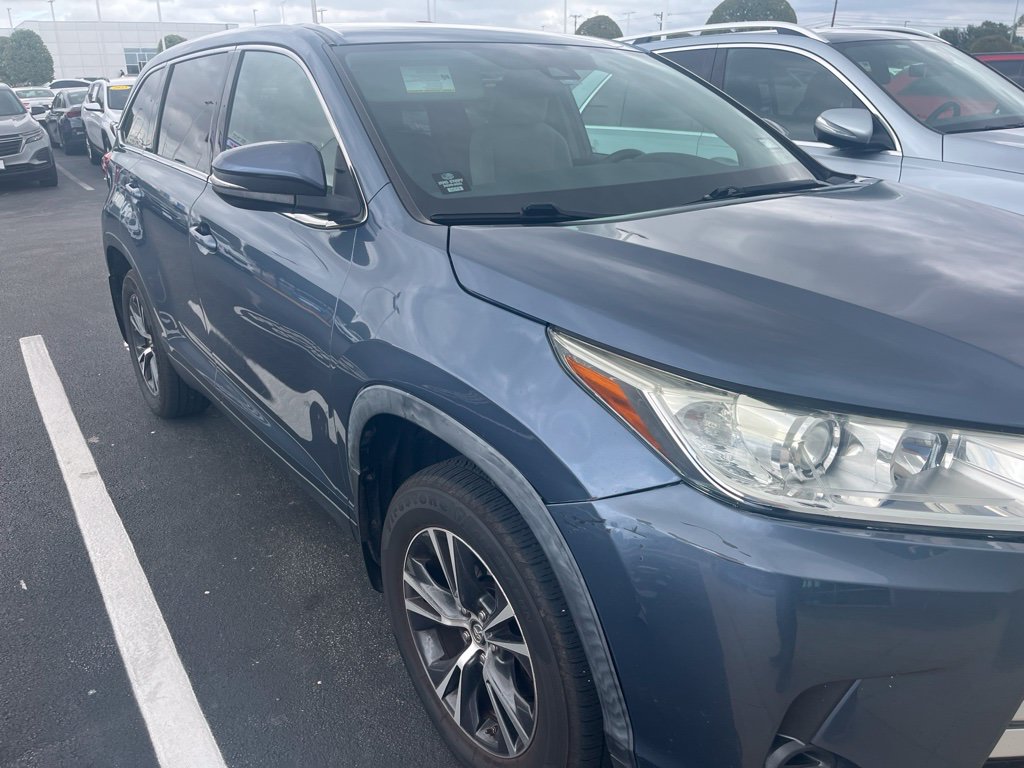 Used 2019 Toyota Highlander LE I4 SUV