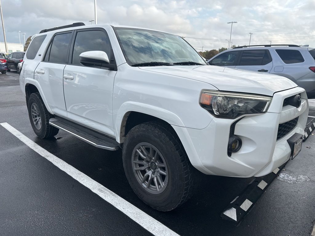 2015 Toyota 4Runner SR5 photo 3