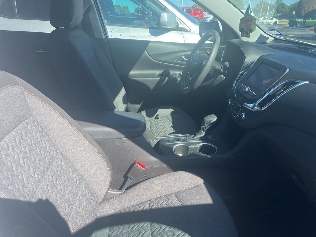 2022 Chevrolet Equinox photo 3