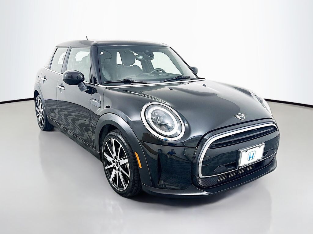 Used 2022 MINI Hardtop 4 Door Cooper Hatchback