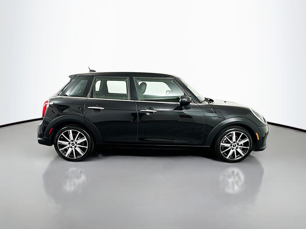 Used 2022 MINI Hardtop 4 Door Cooper Hatchback