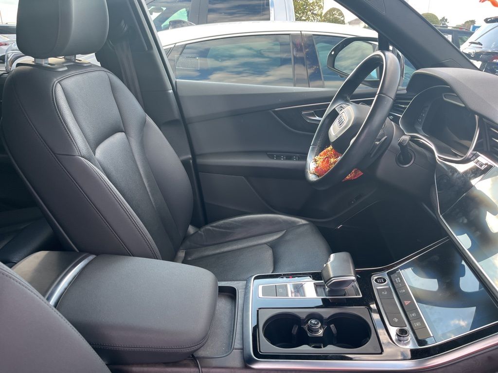 2022 Audi Q7 45 Premium Plus photo 3